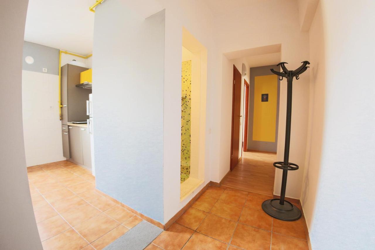 Color Apartments Downtown Bukares Bagian luar foto