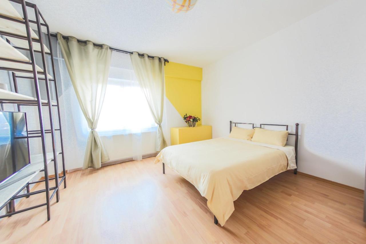 Color Apartments Downtown Bukares Bagian luar foto