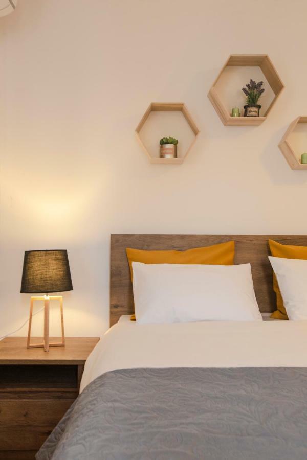 Color Apartments Downtown Bukares Bagian luar foto