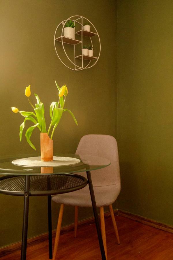 Color Apartments Downtown Bukares Bagian luar foto